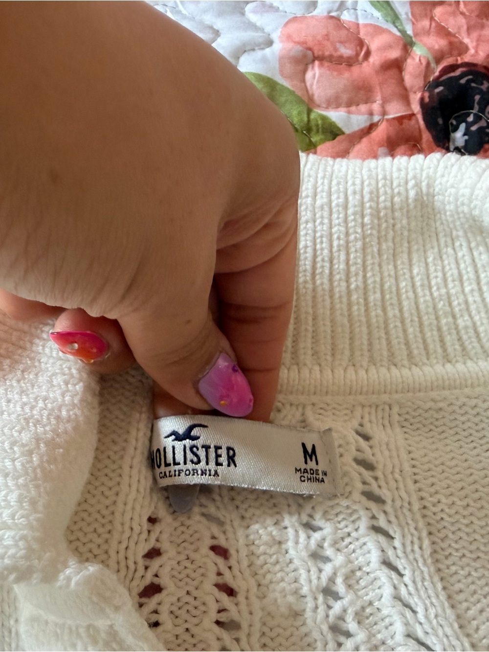 Hollister Cream Cropped Sweater - Picture 4 of 4